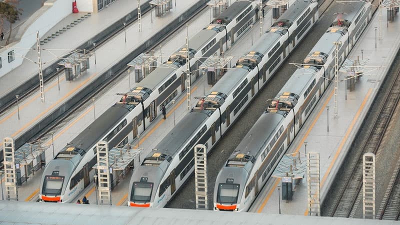 Dəmir yolu şəhərətrafı metro funksiyasını öz üzərinə götürə bilər (RƏYLƏR)