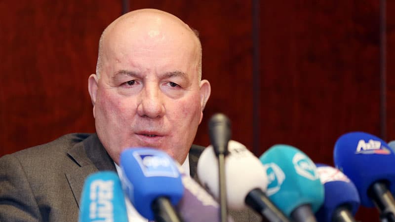 Elman Rüstəmov saxta pullarla bağlı xəbərdarlığını şərh etdi
