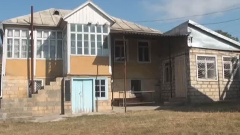 "Bəyin oğurlanması" filmindəki ev bu qiymətə kirayə verilib (FOTO/VİDEO)
