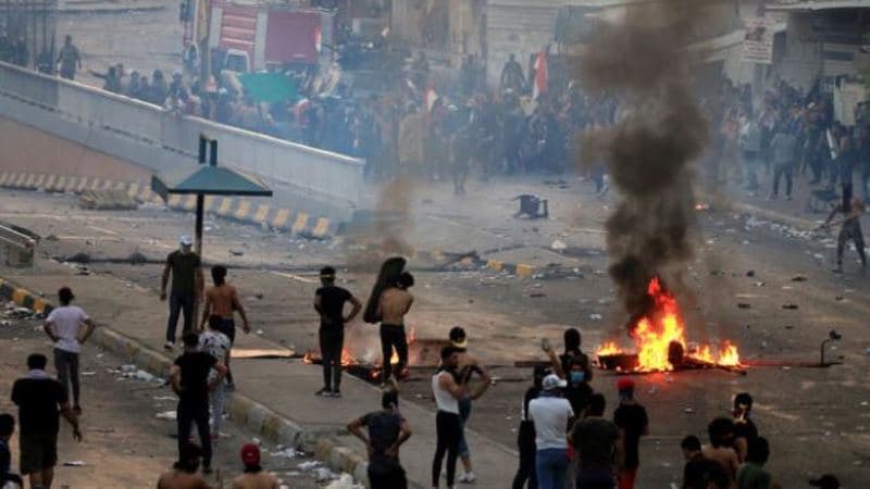 İraq qarışdı: Ölənlər artır, sosial şəbəkələr bloklanıb (FOTOLAR)
