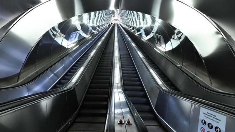 Bakı metrosunda ən uzun eskalator bu stansiyadadır