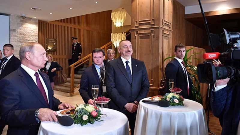 Dövlət başçılarının “Valday” iştirakçıları ilə qeyri-formal görüşü olub (FOTOLAR)