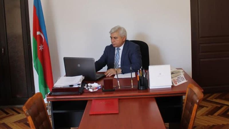 Kollec direktorunun Çexiyada ailə şirkəti var (FOTOLAR)