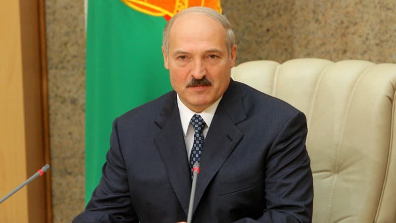 Oğlunu kəmərlə döyən prezident: "Hərdən xeyirlidir..."
