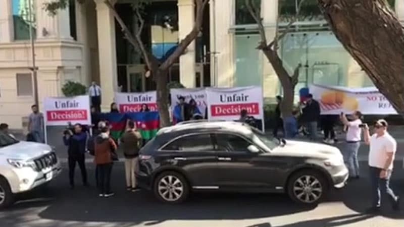 Holland hakimə görə Bakının mərkəzində aksiya keçirildi (VİDEO)
