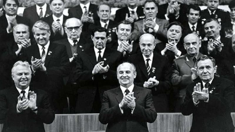 SSRİ-nin lideri postuna həsrət buraxılan məşhur nazirin taleyüklü səhvi... (FOTOLAR)