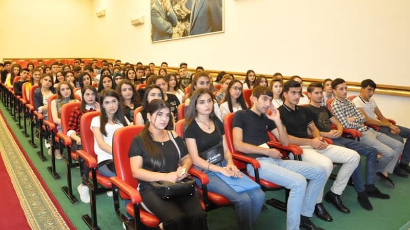 Azercell bölgə ali təhsil müəssisələrinin tələbələri ilə görüşüb 