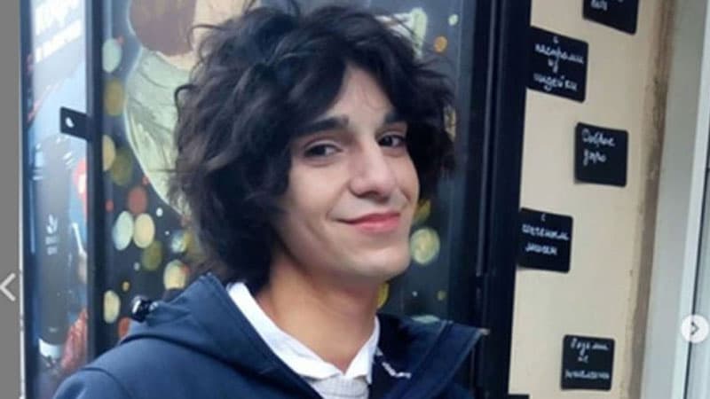 Xalq artistinin oğlu olduğunu deyən gənci anası evdən qovdu (FOTO)