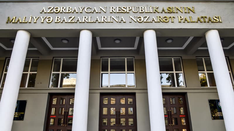 Palata hərəkətə keçdi - Bank rəhbərlərini topladı