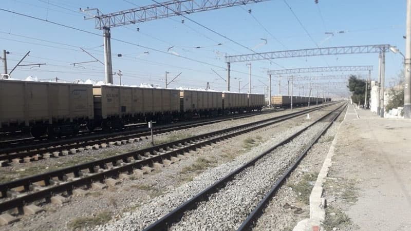 Azərbaycanda istehsal olunan karbamidin ilk ixrac partiyasının dəmir yolu ilə daşınmasına başlanılıb