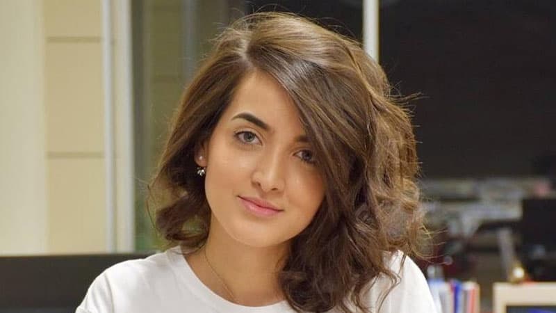Poznerin cavabını verən Arzu kimdir? (VİDEO)
