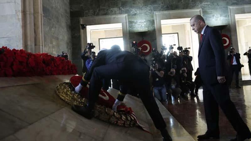 Ərdoğan Atatürkün xatirə dəftərinə bu sözləri yazdı (MƏTN)