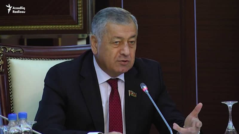 Deputat məmurlara səsləndi: “Biznes qurmaq istəyirsənsə, istefa ver” (VİDEO)