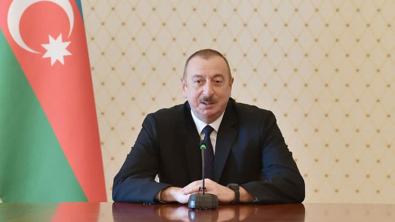 Prezident bu şəxsləri təltif etdi (SİYAHI)