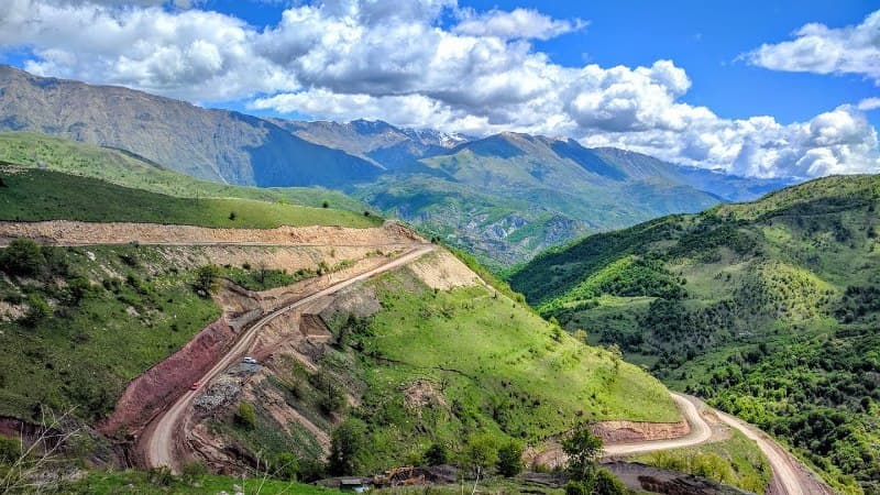 Ermənilər Kəlbəcərin yeraltı sərvətindən 55 milyon qazandı