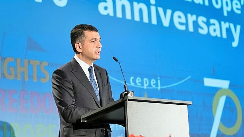 Azərbaycanlı hakim Latviya məhkəmə sistemində islahatlar aparır (FOTOLAR)