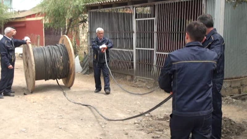 Saxta telefon naqillərinin təhlükəsi: Ölkəyə qaçaq yolla gətirilir (VİDEO)