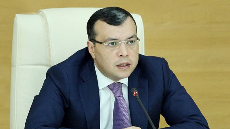 Nazir özünə müşavir təyin etdi