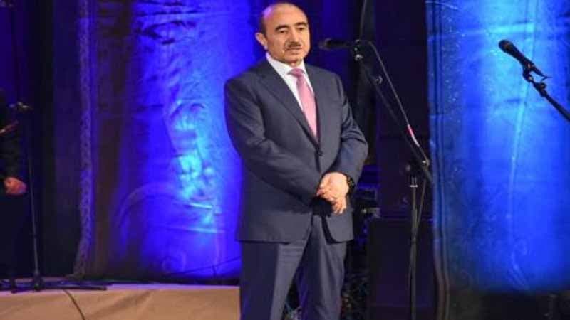 Əli Həsənov: "Azərbaycan əhalisinin 82 faizi sosial şəbəkə istifadəçisidir"