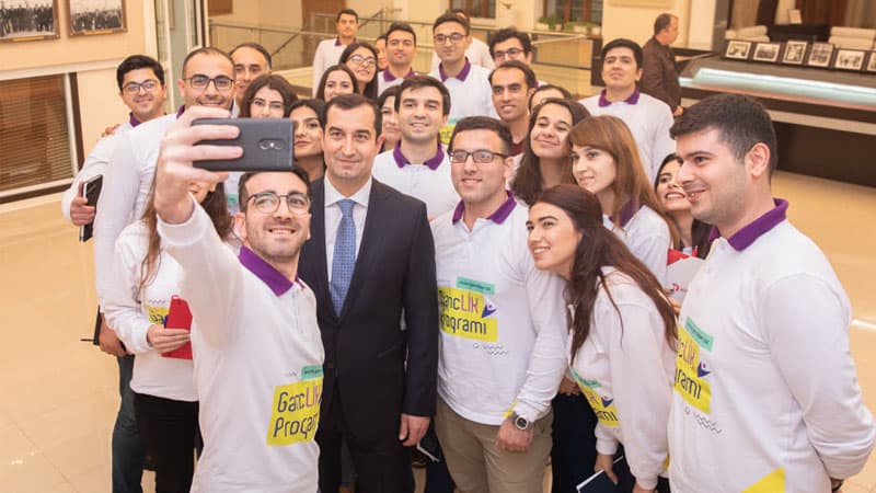 Şamaxının icra başçısı "GəncLİK Proqramı"nın iştirakçıları ilə görüşdü (FOTO)