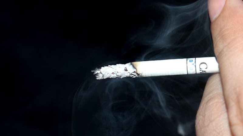 Psixiatr təsdiqlədi: Siqaret dəliliyə aparır...
