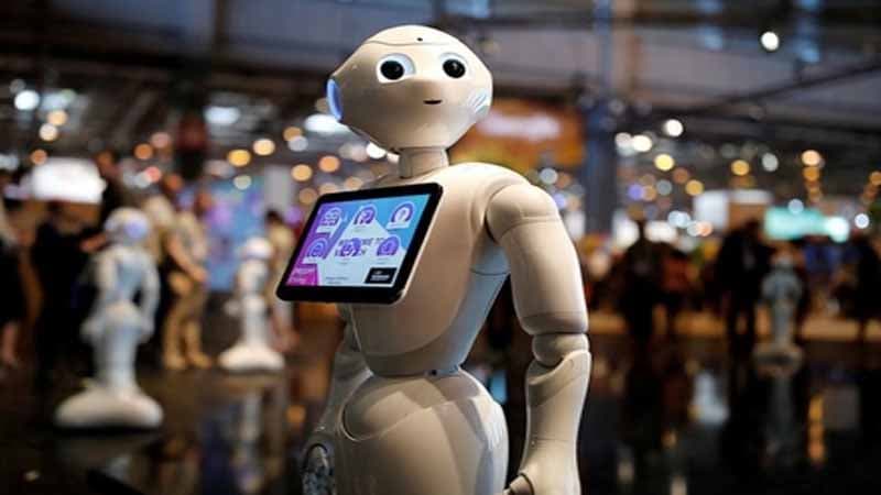 Dünyanın ən məşhur robotları Bakıya gələcək