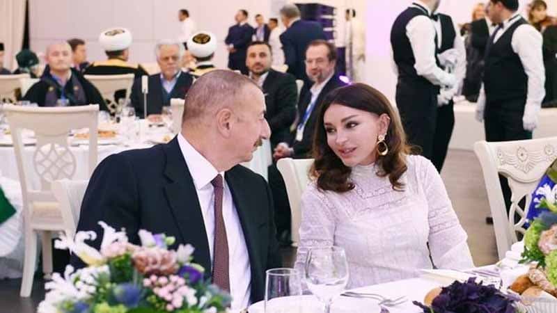 Dünya dini liderlərinin II Bakı Sammitinin iştirakçılarının şərəfinə ziyafət verilib (FOTO)