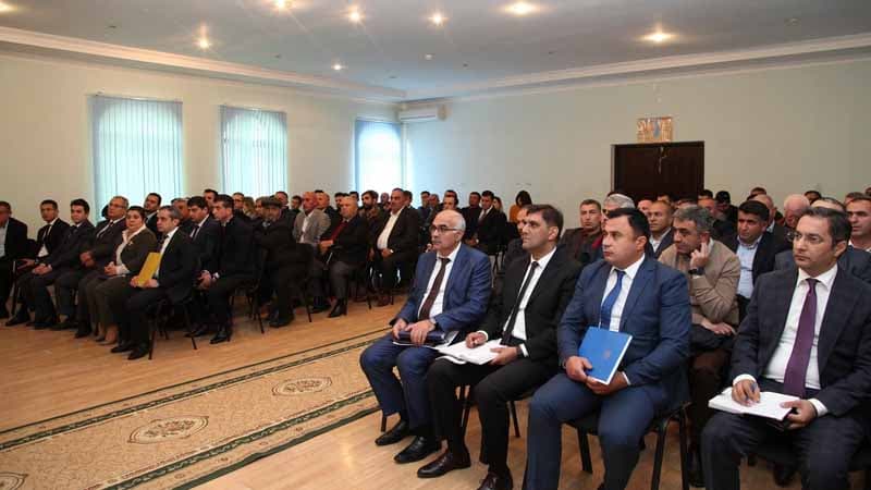 "Azəriqaz" rəhbəri Xəzər rayonunda istixana sahibləri ilə görüşdü
