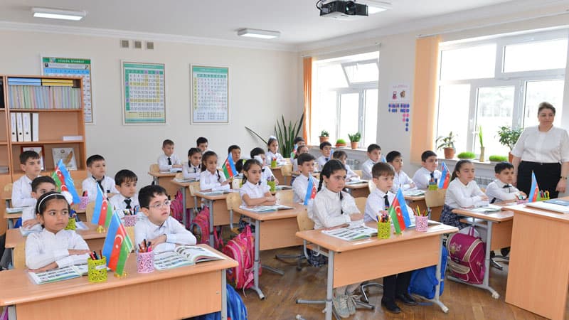 Bu gün məktəblilərin payız tətili başa çatır 