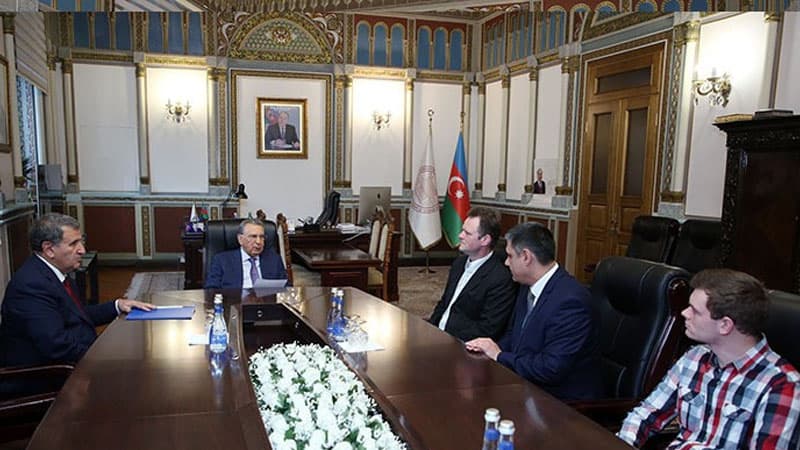 Ramiz Mehdiyev Mirzə Cəlilin nəticəsinə hədiyyə verdi (FOTOLAR)