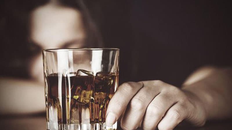 Fransız həkimlər alkoqolla bağlı mifi dağıtdı: İlk əlamətlər...