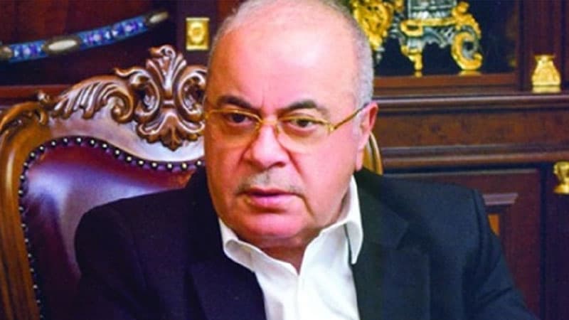 Deputat nəvəsinə toy edir: Yalnız kişilər dəvətlidir