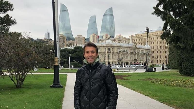 Məşhur türk baş məşqçi Bakıda (FOTOLAR)