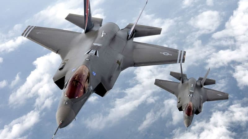 “Ölüm selfisi” və bığını darayan pilot: İki ABŞ qırıcısı belə toqquşub