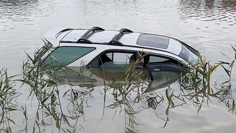 “Sədərək”in girişində maşınlar suyun altında qaldı (FOTO)