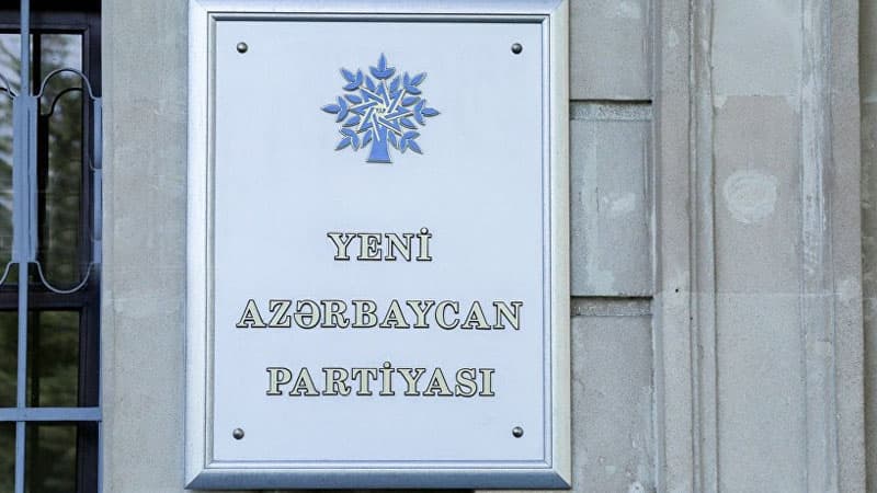 YAP-ın “fövqəladə iclas”ında bu üç nəfərə danışmaq icazəsi verildi