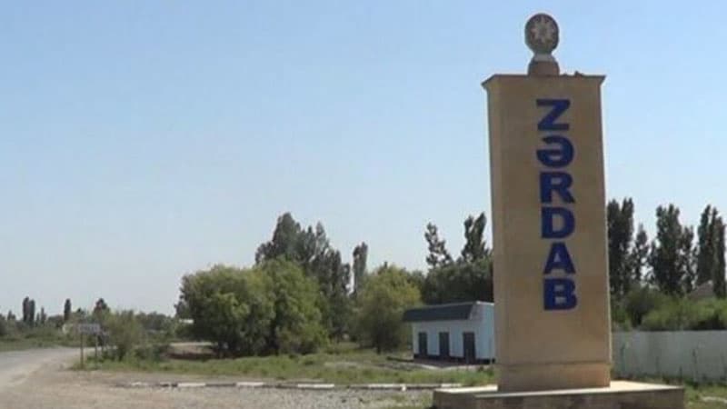 Axundun oğlu içkili vəziyyətdə maşın sürürkən tutuldu