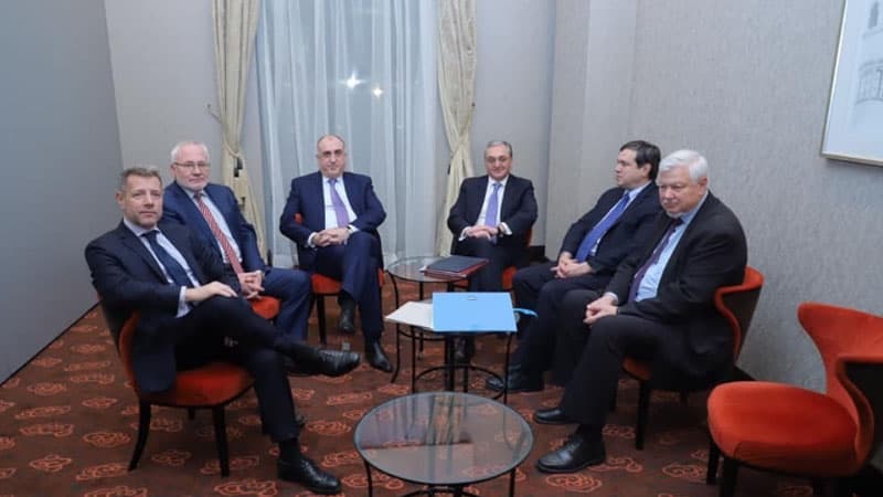 Bakı “qırmızı xətti” cızdı - Qarabağda referendum olmayacaq