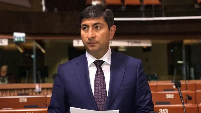 Elşad Həsənov Milli Məclisdəki köməkçisinə vəzifə verdi