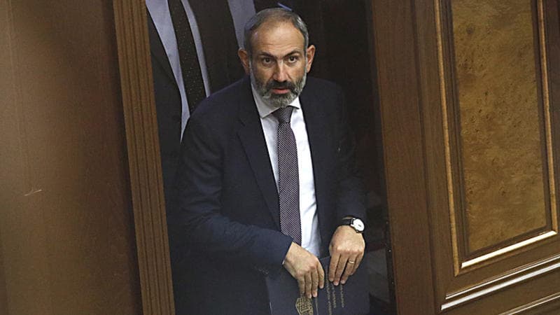 Paşinyanın “misli görünməmiş” silahları: baş nazir öz xalqını aldadır