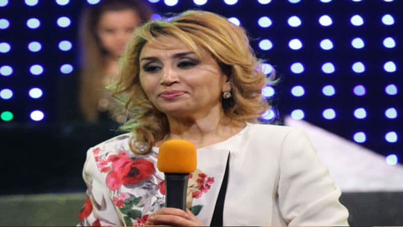 Əməkdar artist 6 mərtəbəli villa tikdirir