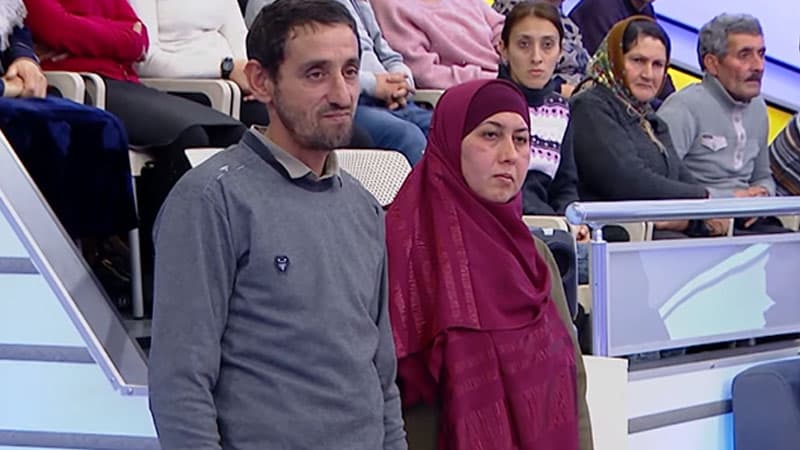 “Uşaqları özləri döyüb” - Ögey ana ilə ata efirdə (VİDEO)