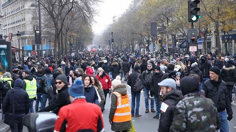Fransada 460 kilometr uzunluğunda tıxac yarandı