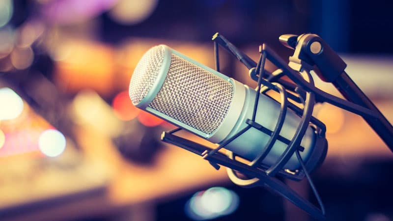 Yeni radio kanalı üçün beş şirkət mübarizə aparacaq