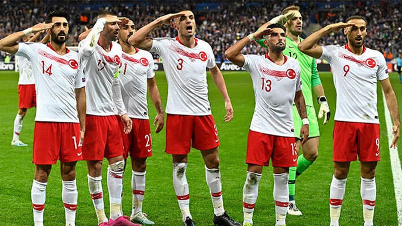 UEFA əsgər salamına görə Türkiyəyə cəza vermədi