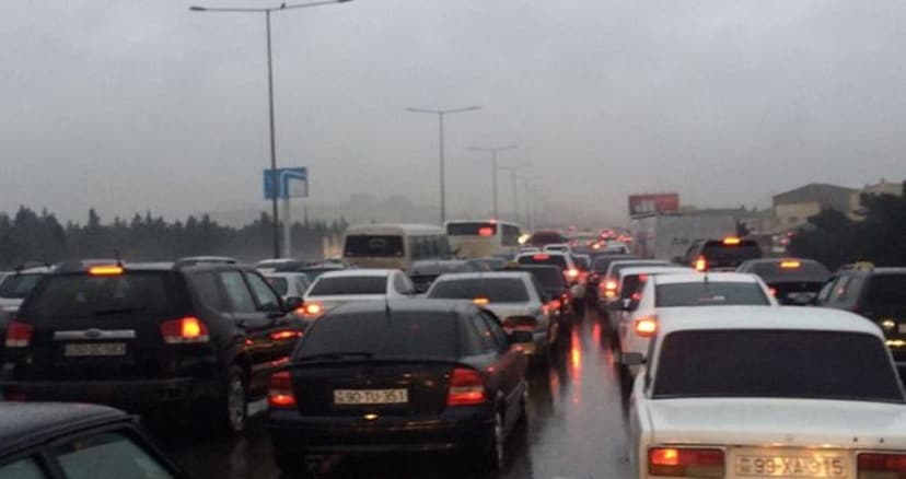 Bakı-Sumqayıt yolunda tıxac yarandı (FOTO)