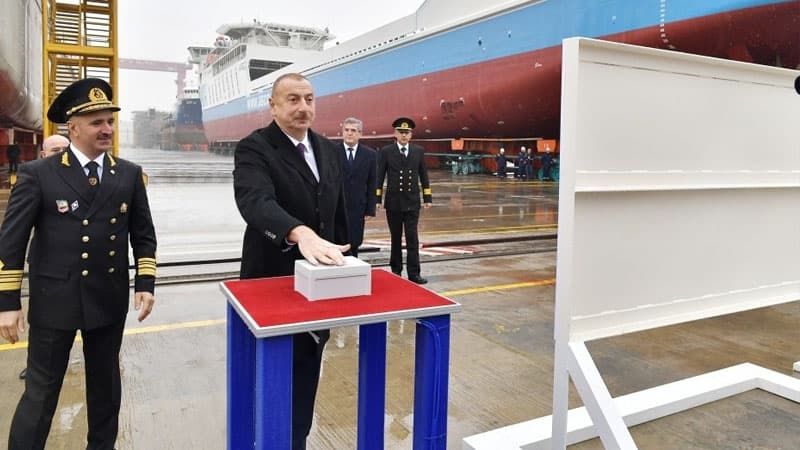Prezident tankerin istismara verilməsi mərasimində (FOTOLAR)