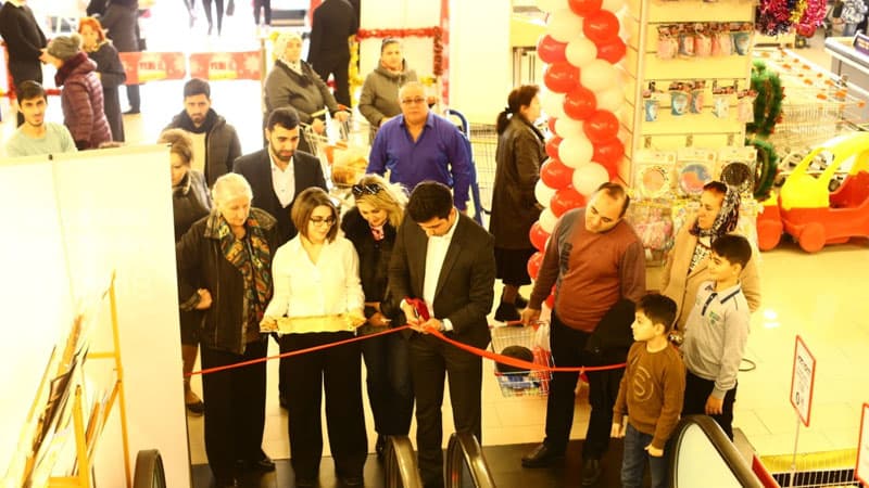 Bakıda 6500 kv metrlik ev əşyaları mağazası açıldı (FOTOLAR)