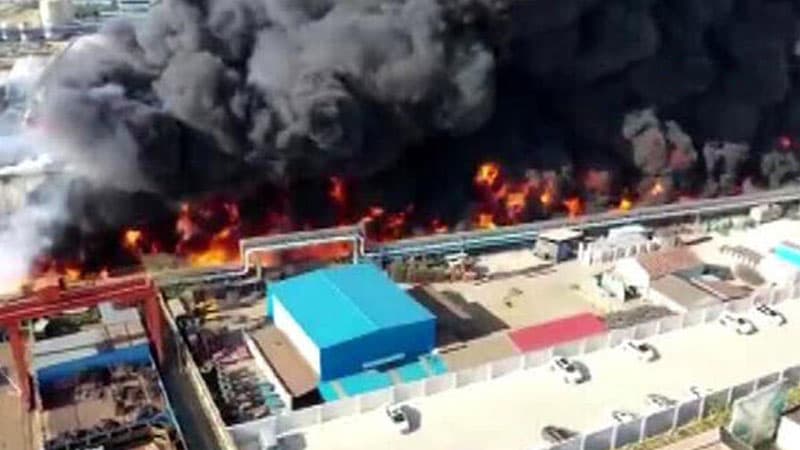 Çində dəhşətli yanğın təyyarədən belə görüntüləndi (VİDEO)