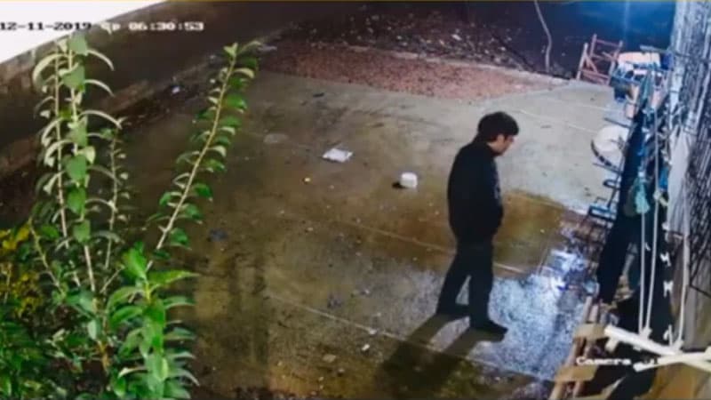 Bakıda paltar oğrusu kameralara belə düşdü (VİDEO)
